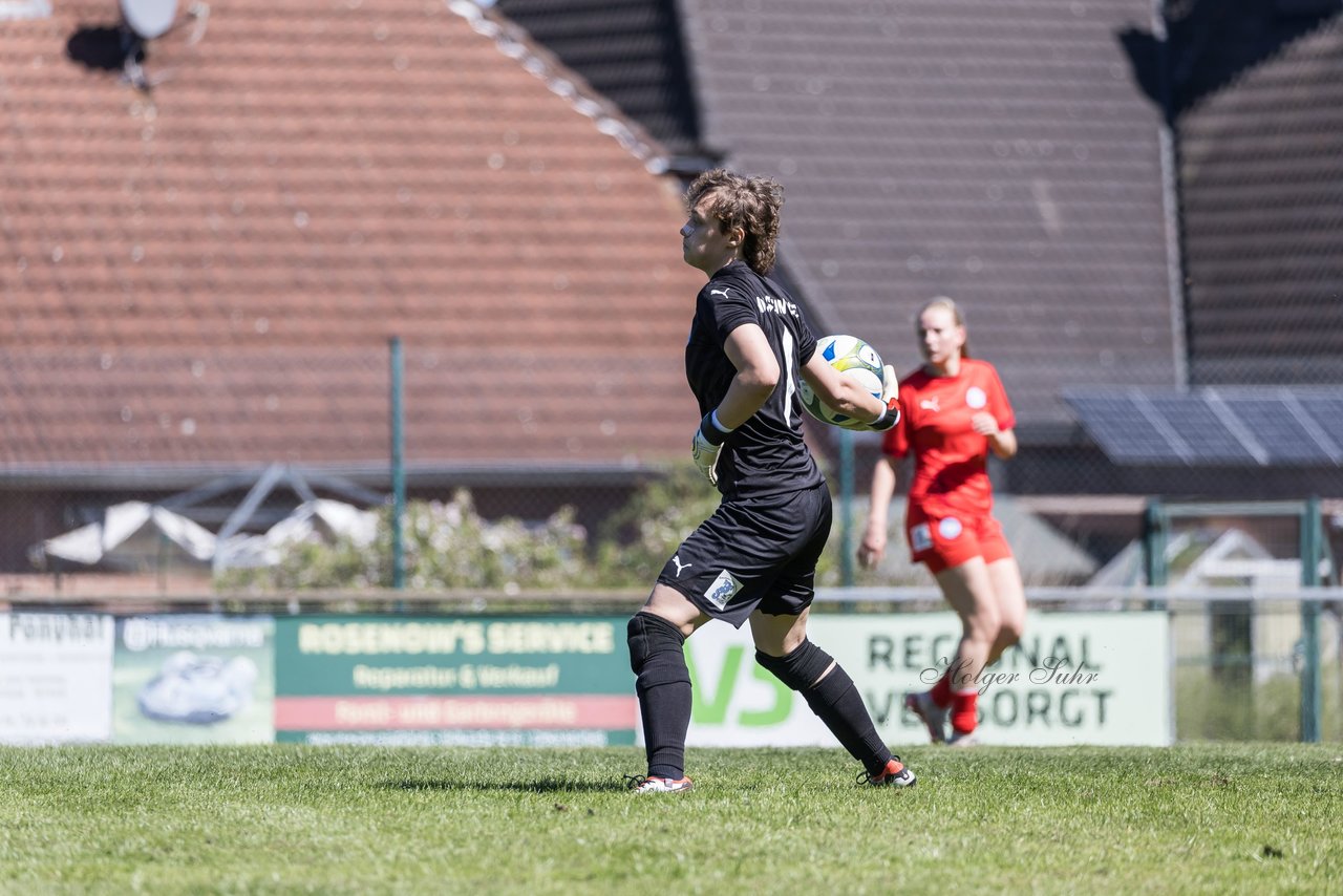 Bild 59 - F TSV Zarpen - Holstein Kiel II : Ergebnis: 2:6